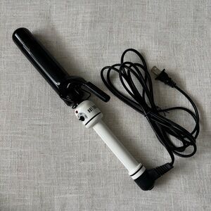Hot Tools Pro Artist Nano Ceramic Curling Iron / Wand 1.5”